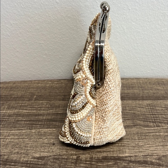 Beaded Cream & Gold Clutch w/ Crossbody Strap ✨ - Picture 5 of 11